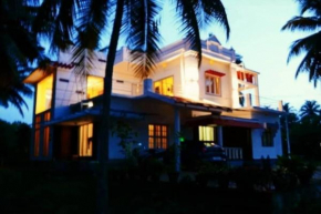 The Big Pineapple Estate Suites